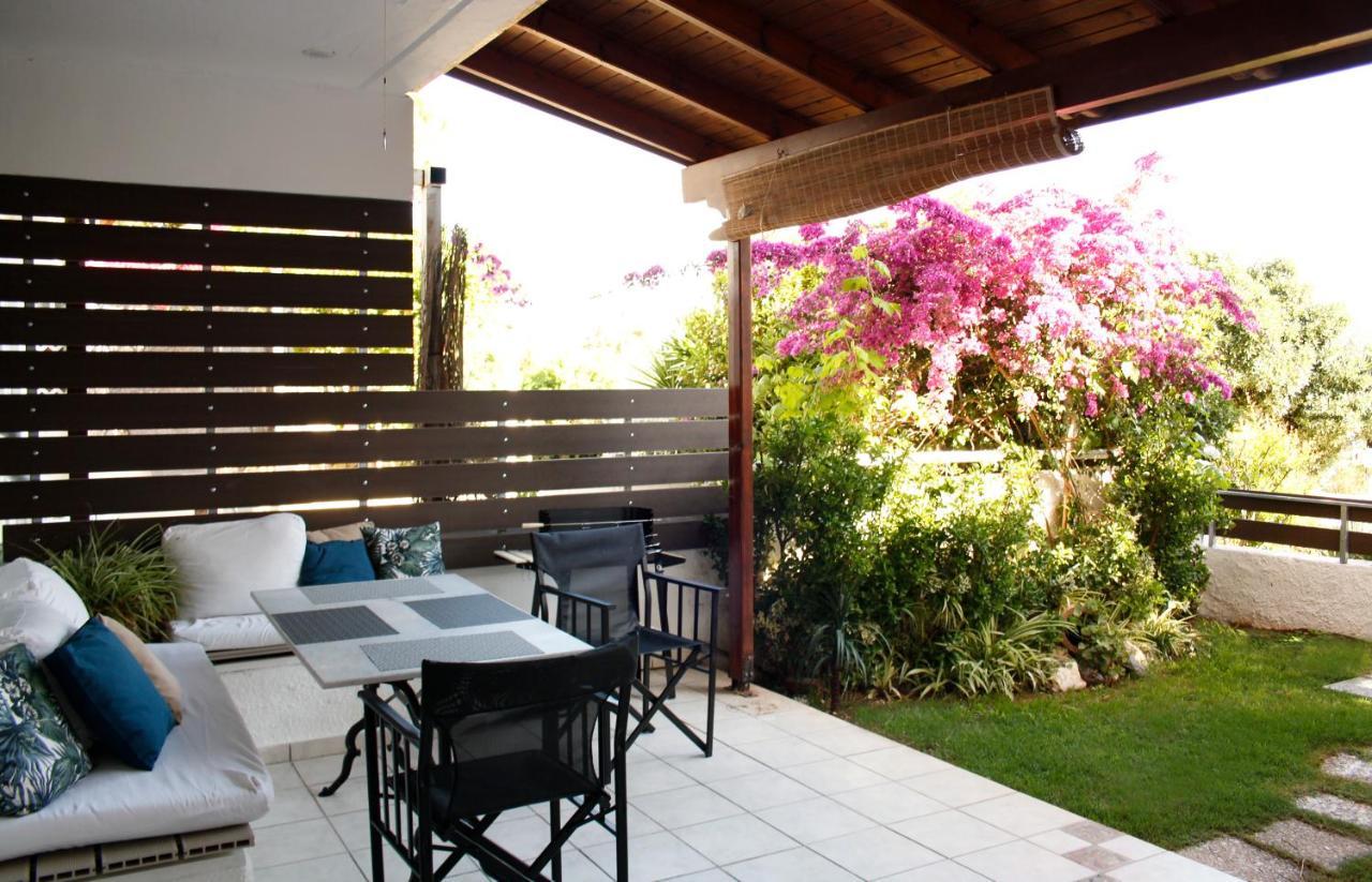 Beachfront Garden Apartment- Atlas Complex Loutráki Extérieur photo